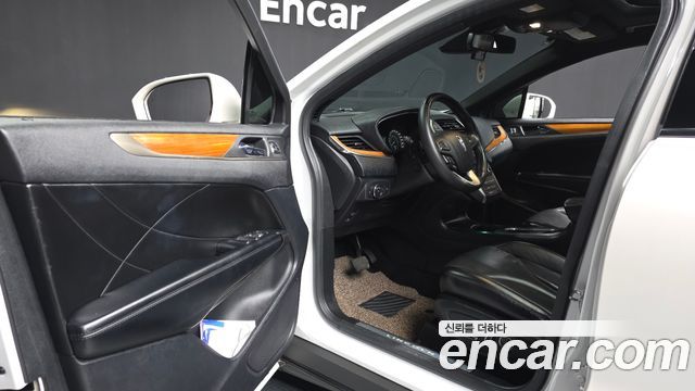 Lincoln MKC 2015 — photo 10