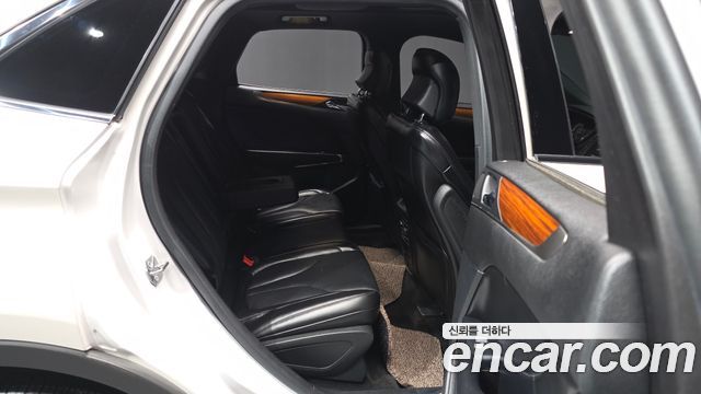 Lincoln MKC 2015 — photo 12