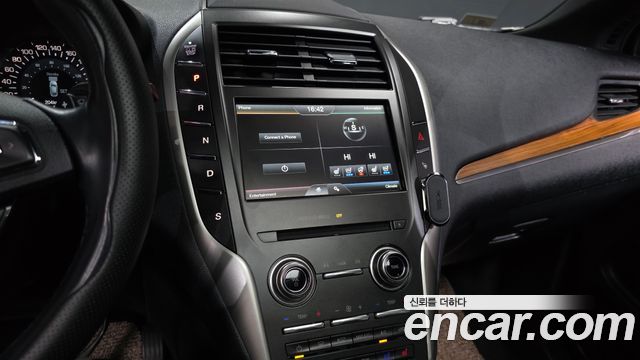Lincoln MKC 2015 — photo 14