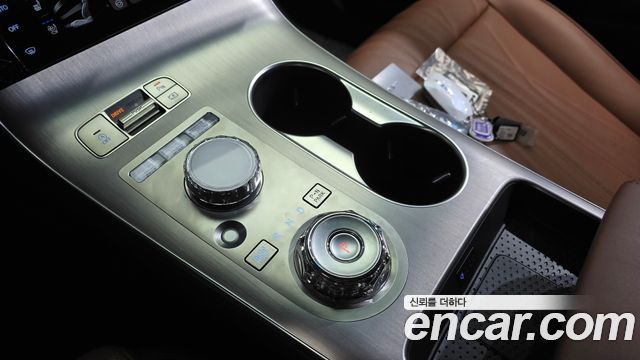 Genesis GV70 2025 — photo 12