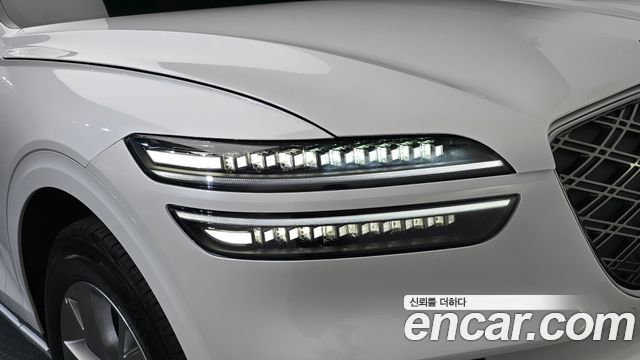 Genesis GV70 2025 — photo 8