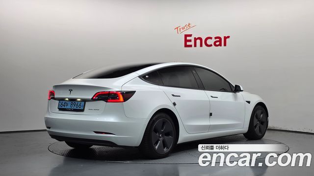 Tesla Model 3 2022 — photo 2