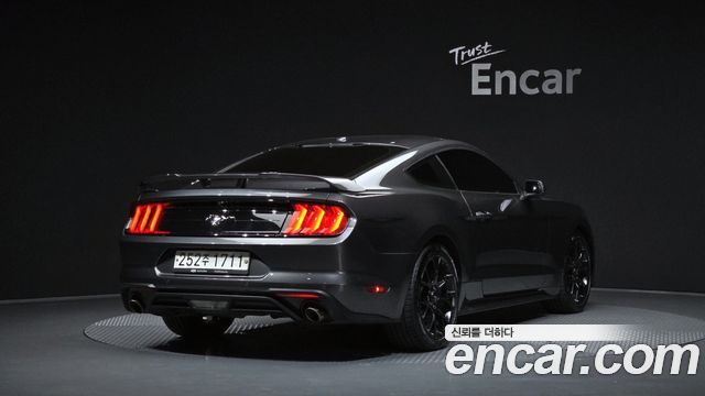Ford Mustang 2019 — photo 2