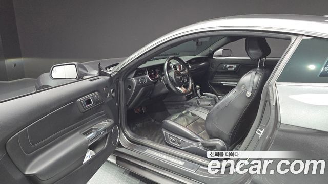 Ford Mustang 2019 — photo 13
