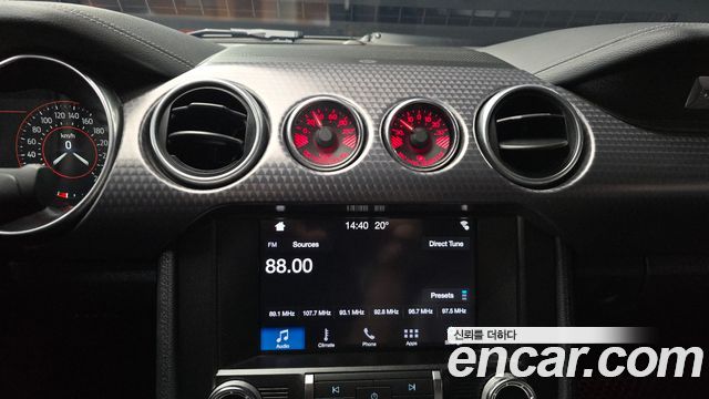 Ford Mustang 2019 — photo 26