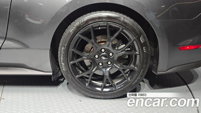 Ford Mustang 2019 — photo 7