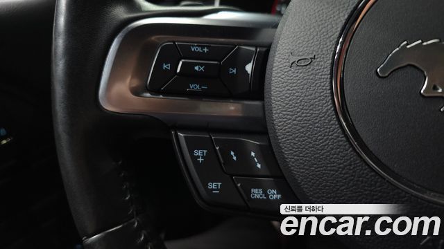 Ford Mustang 2019 — photo 31
