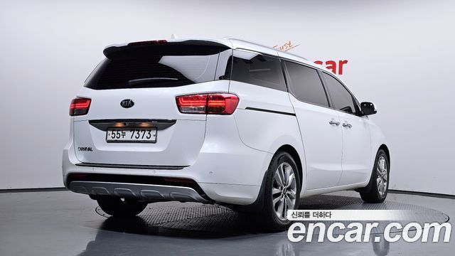 Kia Canival 2015 — photo 2
