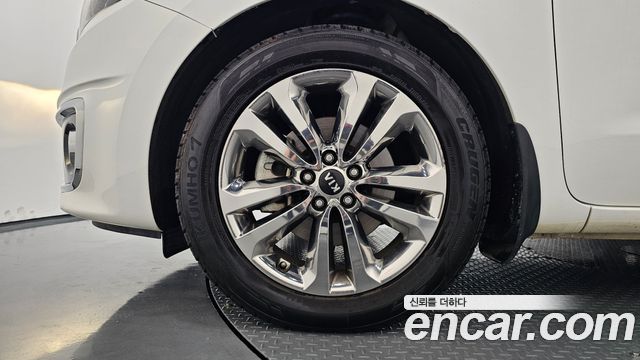 Kia Canival 2015 — photo 5