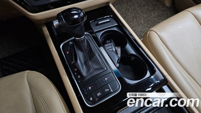 Kia Canival 2015 — photo 12