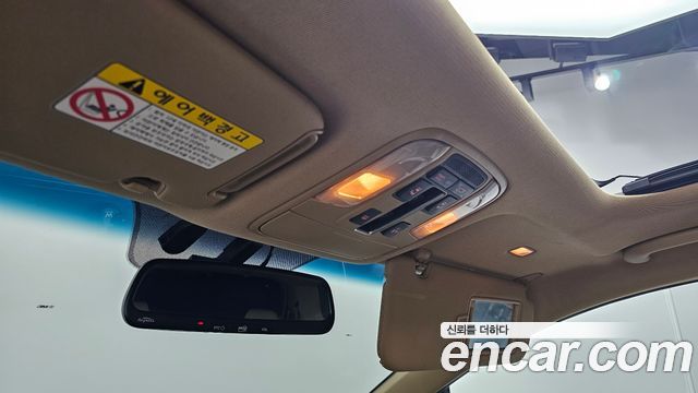 Kia Canival 2015 — photo 22