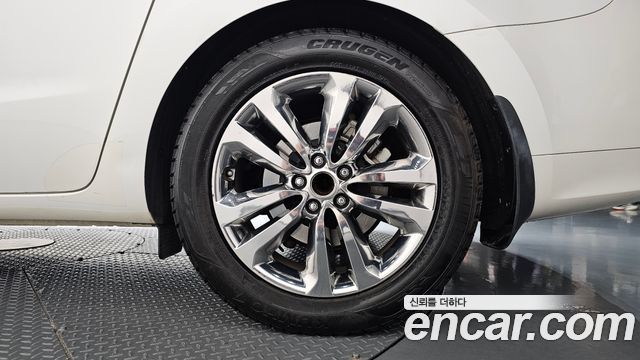 Kia Canival 2015 — photo 7