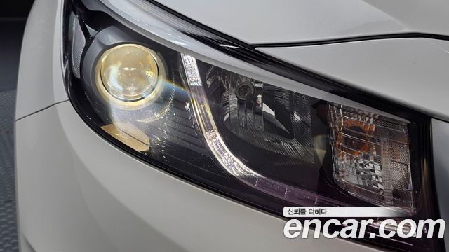 Kia Canival 2015 — photo 8
