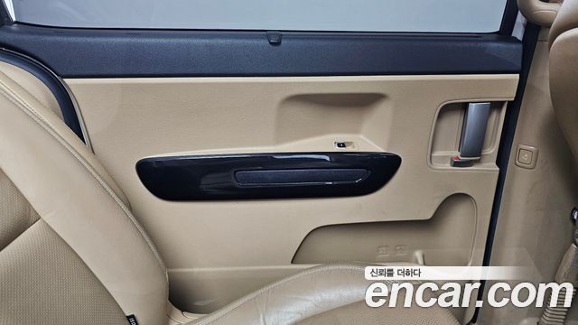 Kia Canival 2015 — photo 15