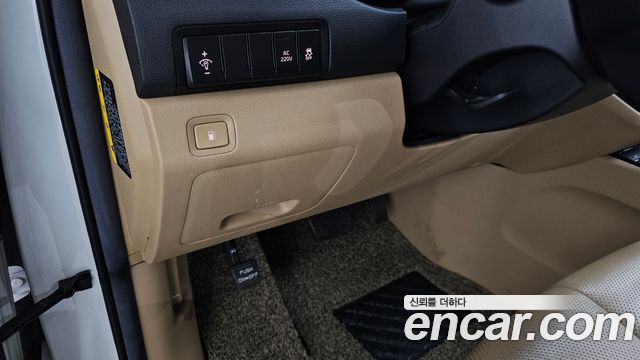 Kia Canival 2015 — photo 28