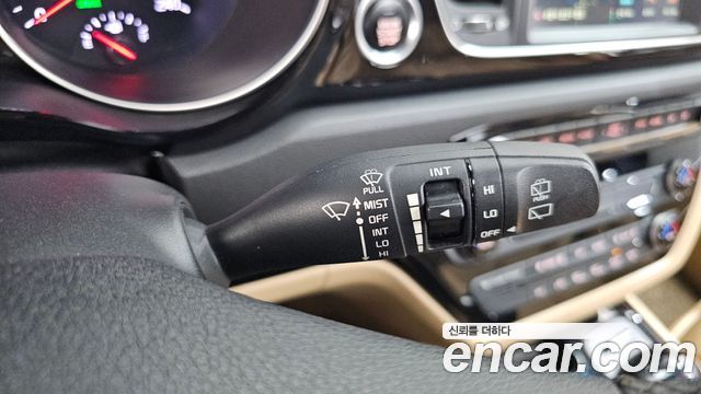 Kia Canival 2015 — photo 29