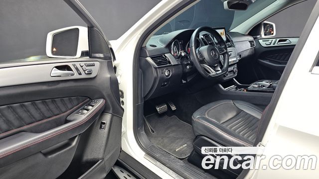 Mercedes-Benz GLE-Class 2018 — photo 10