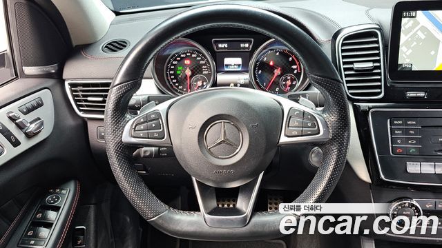 Mercedes-Benz GLE-Class 2018 — photo 13