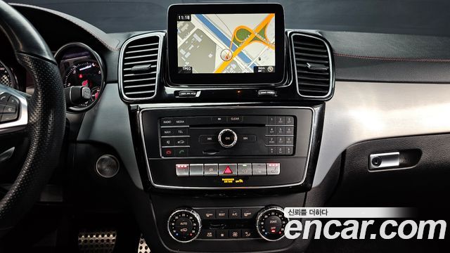 Mercedes-Benz GLE-Class 2018 — photo 14