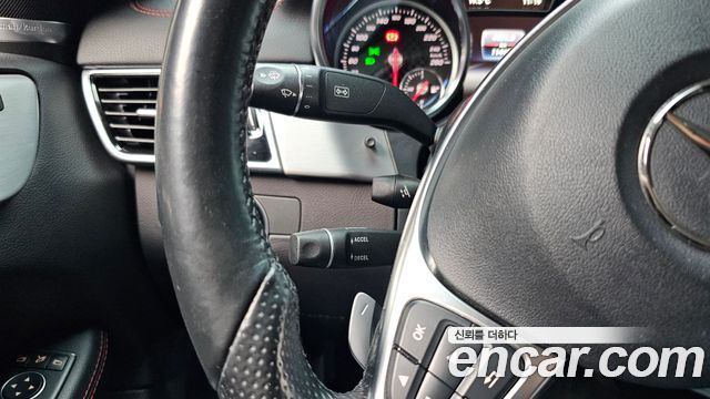 Mercedes-Benz GLE-Class 2018 — photo 17