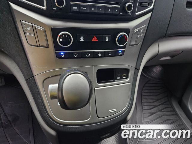 Hyundai Starex 2021 — photo 9