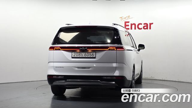Kia Canival 2023 — photo 4