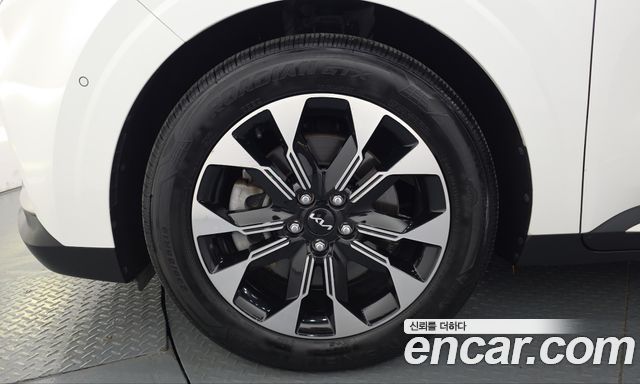 Kia Canival 2023 — photo 5
