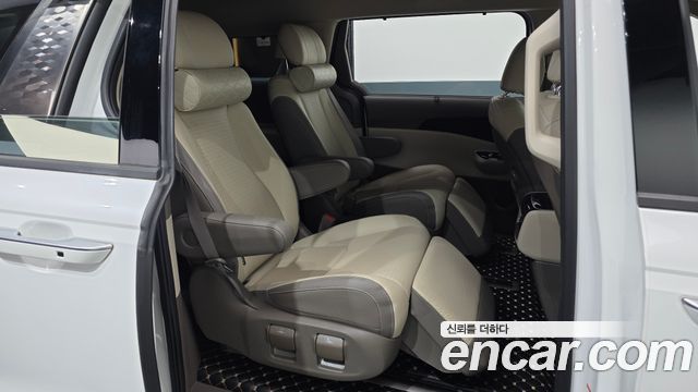 Kia Canival 2023 — photo 18