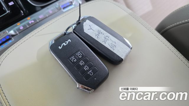 Kia Canival 2023 — photo 23