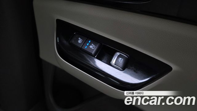 Kia Canival 2023 — photo 26
