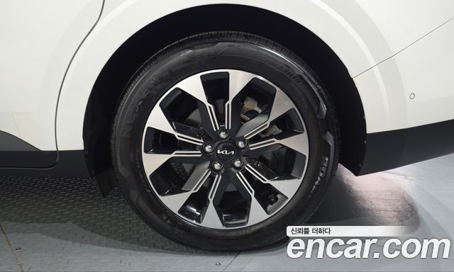 Kia Canival 2023 — photo 7