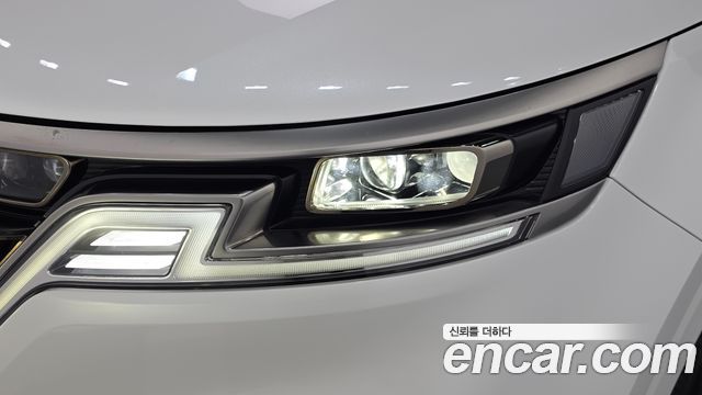 Kia Canival 2023 — photo 8