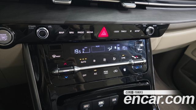 Kia Canival 2023 — photo 32