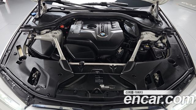 BMW 5-Series 2018 — photo 6