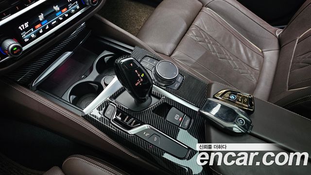 BMW 5-Series 2018 — photo 12