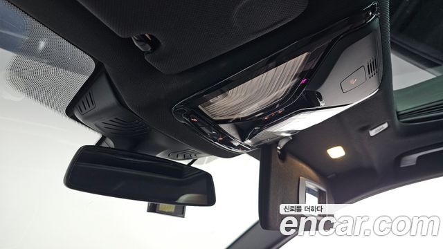 BMW 5-Series 2018 — photo 23