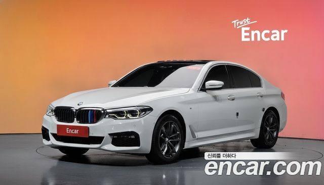 BMW 5-Series 2018 — photo 1