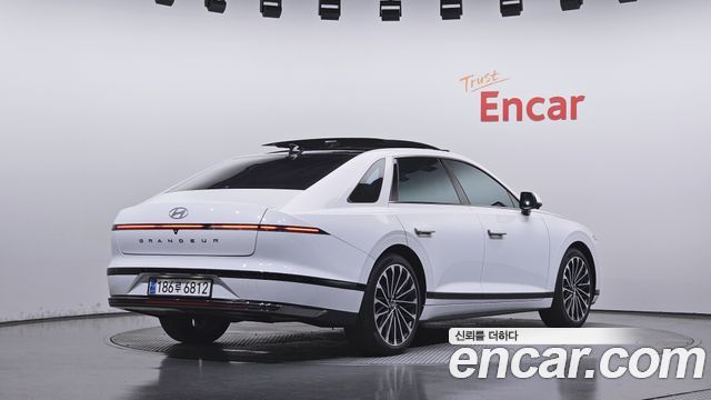Hyundai Grandeur 2023 — photo 2