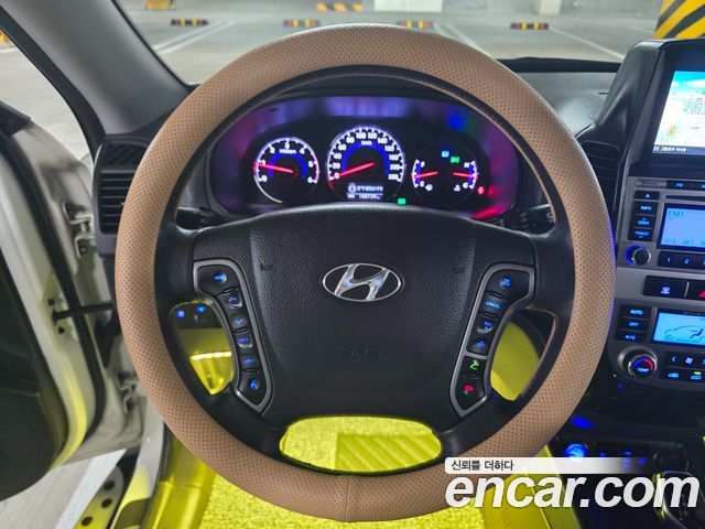 Hyundai Santafe 2012 — photo 11