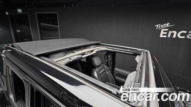 Jeep Wrangler 2021 — photo 19