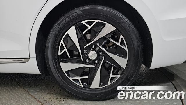 Hyundai Grandeur 2023 — photo 7