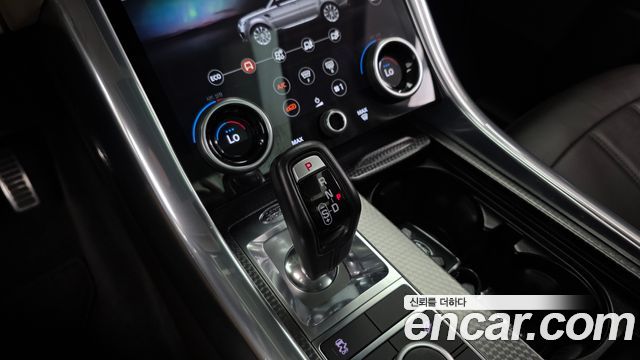 Land Rover Range Rover Sport 2018 — photo 12