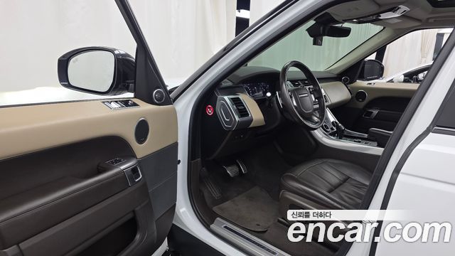 Land Rover Range Rover Sport 2018 — photo 13