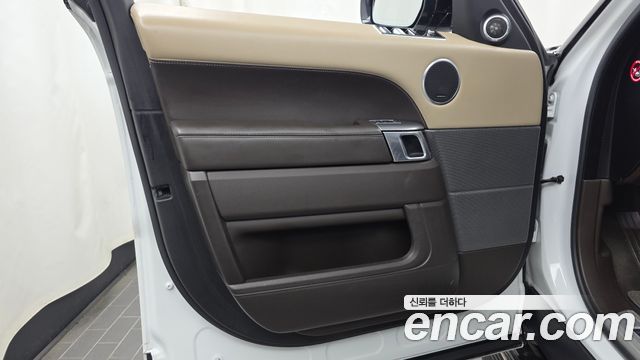 Land Rover Range Rover Sport 2018 — photo 14