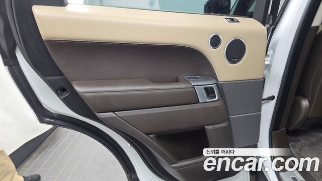 Land Rover Range Rover Sport 2018 — photo 15