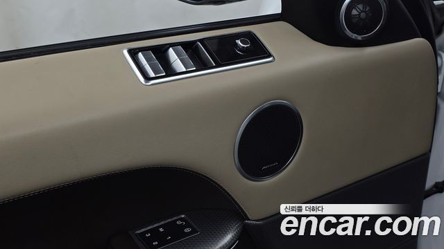Land Rover Range Rover Sport 2018 — photo 34