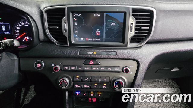 Kia Sportage 2018 — photo 16
