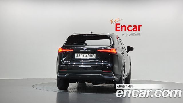 Lexus NX 2021 — photo 4