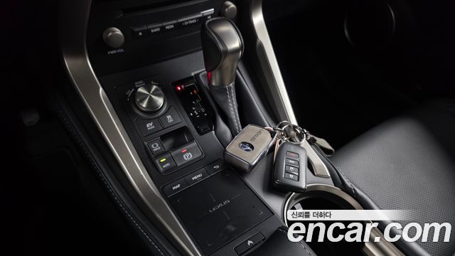 Lexus NX 2021 — photo 12