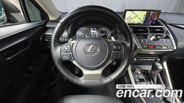 Lexus NX 2021 — photo 19